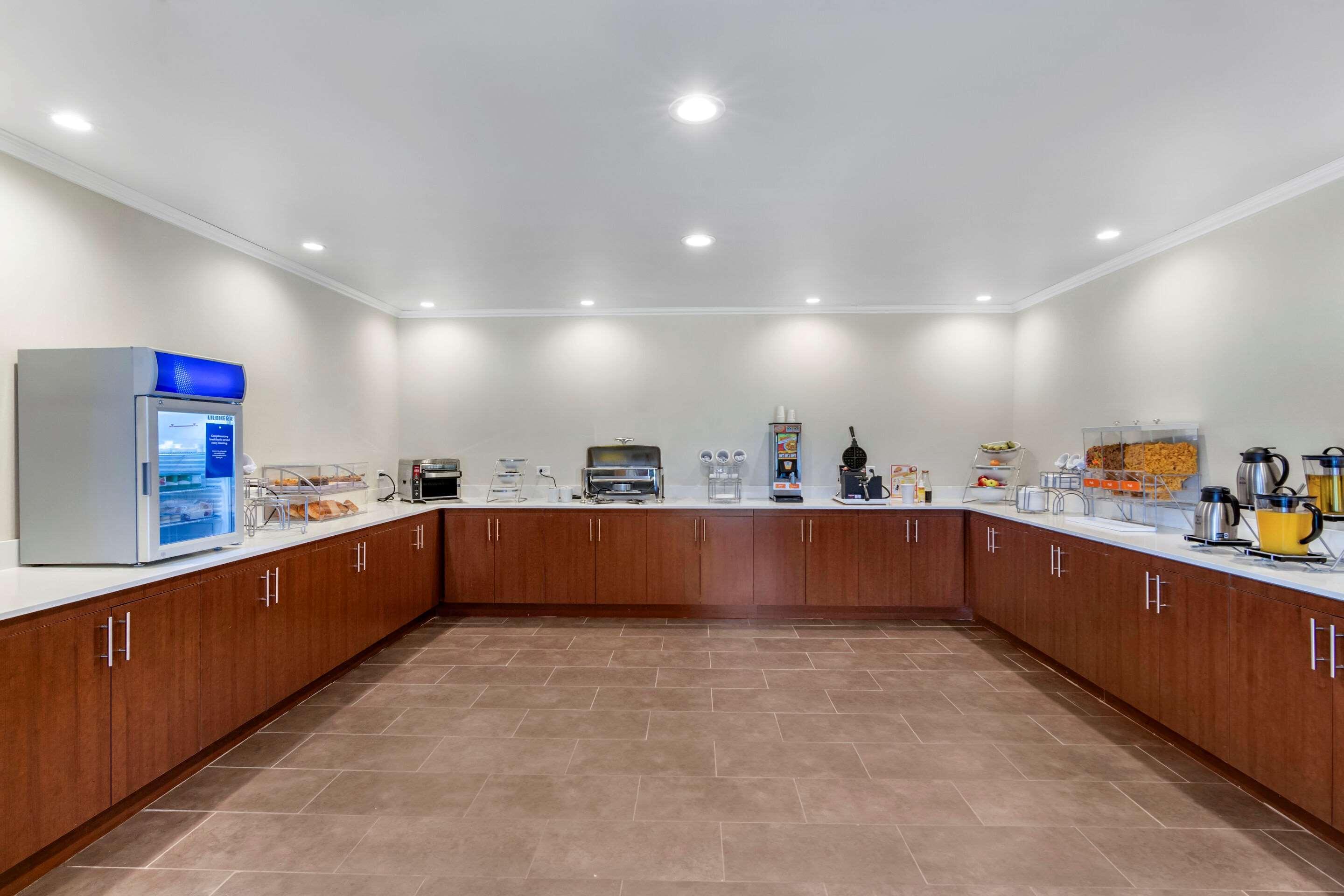Comfort Inn & Suites Валмаунт Екстериор снимка