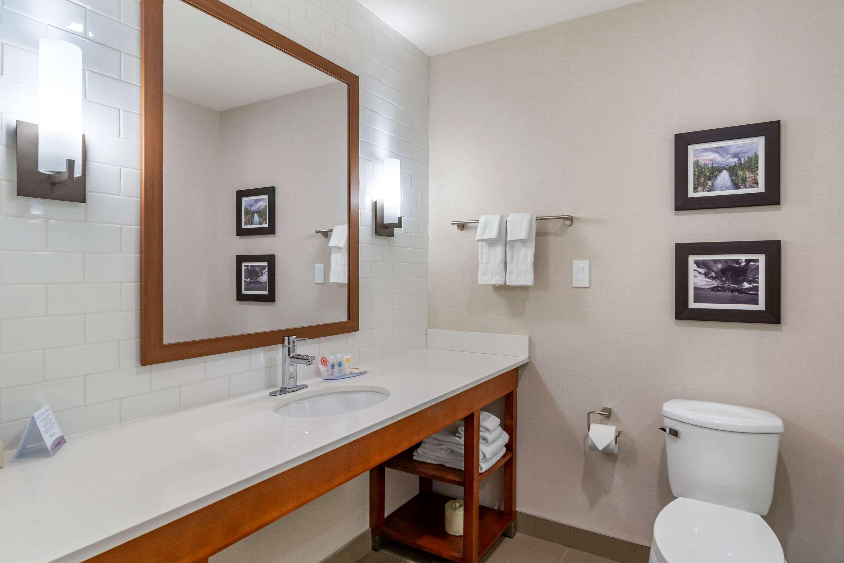 Comfort Inn & Suites Валмаунт Екстериор снимка